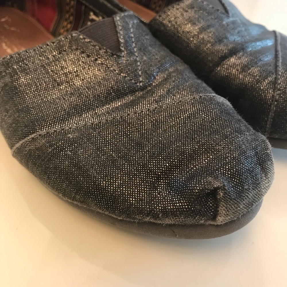Toms - Picture 2 of 2